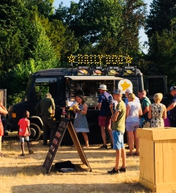 Daily Dog foodtruck overdag op een event